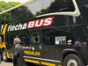 Assim ficou o ônibus do Estudiantes após receber pedras ao chegar na mata
