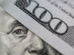 O dólar oficial caiu novamente, sendo negociado a US$ 1.385, seu valor mais baixo em cinco meses
