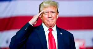 Donald Trump anunciou que aumentará as novas tarifas globais dos EUA de 10 para 15 por cento.