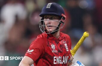 Harry Brook diz que a Copa do Mundo T20: os batedores da Inglaterra são muito “cautelosos” na derrota para as Índias Ocidentais