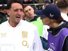 Alex Mitchell: Inglaterra fora de metade das Seis Nações