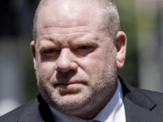 O ex-jogador da AFL Nick Stevens foi acusado de fraudar seis famílias de Mildura em US$ 170 mil