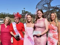 NAS FOTOS: Corridas, música e sol atraem grandes multidões à Mt Barker Cup para o Michelle Parsons Pink Ladies Day