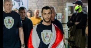 Eleanor Smidoff interrompe John Lennon na 11ª rodada para ganhar o título interino dos superpluma da WBA