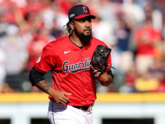 O mais próximo dos guardiões, Emmanuel Clase, participou de um esquema de arremesso fraudulento durante os playoffs, diz o FBI