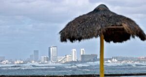 Autoridades da fronteira cubana abateram uma lancha com placa da Flórida, matando 4 pessoas. Notícias militares.
