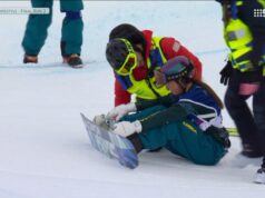 Profissionais de saúde ajudam jovens australianos após o outono