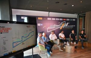 longas retas, montanha-russa ao fundo e carros a mais de 240 km/h