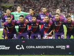 Juanfer Quintero, o único que tocou para apoiar Gallardo