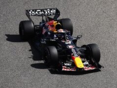 Max Verstappen foi rápido e eficiente durante a primeira hora do dia de testes no Bahrein.