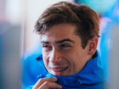 Franco Colapinto fechou semana produtiva no Bahrein e sorriu ao lado de seu novo Alpine