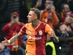 Tuan Koopminers deve superar uma desvantagem significativa contra a Juventus. No jogo contra o Galazaray de Noah Laing.