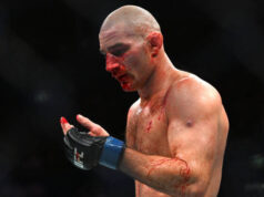 Sean Strickland encontra a torcida do UFC Houston após uma semana polêmica.