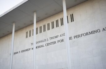 Trump diz que não planeja derrubar Kennedy Center