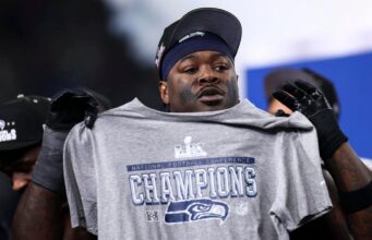 Listagens do Super Bowl 2026 por conferências e times de futebol universitário