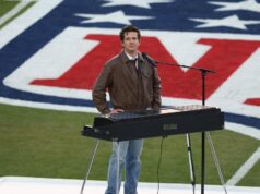Quem cantará o hino nacional no Super Bowl de 2026? Tudo sobre Charlie Puth