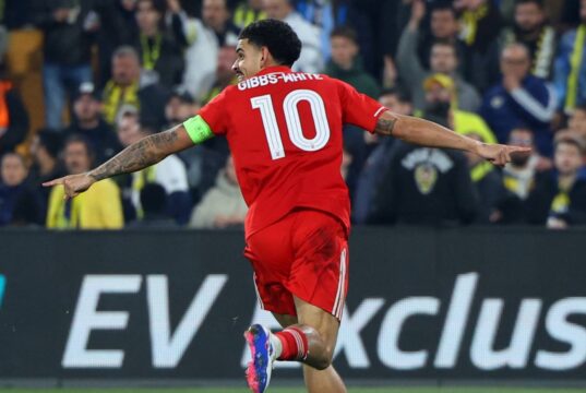 A estrela do Nottingham Forest já é o jogador preferido de Pereira