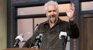 Guy Fieri revela o que os fãs gritaram com ele que ‘chamou a atenção de todos’