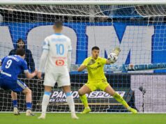 O duelo apimentado entre Rulli e Panichelli, companheiros da seleção argentina, em pênalti no campeonato francês, que tem novo líder