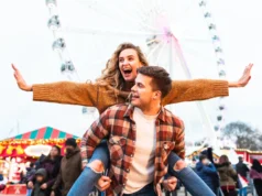 Casais que desfrutam de momentos felizes juntos têm relacionamentos mais fortes e duradouros