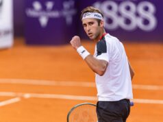 Etcheverry teve uma estreia sólida após a despedida de Midón