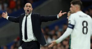 O Tottenham está agora em negociações com o Man Utd sobre a transferência de Eddie Howe na competição