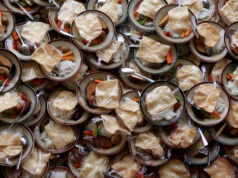 Mesquita indonésia distribui 3.800 refeições gratuitas todas as noites do Ramadã | Feed de notícias