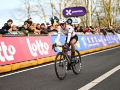 Falta de energia para correr e ‘dor estúpida’ dificultam Kasia Niewiadoma-Phinney novamente em Omloop Het Nieuwsblad