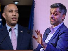 Hakeem Jeffries entra em conflito com o apresentador de podcast Wajahat Ali por causa das exigências de revogação do ICE