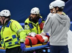 Um skate cortou o rosto de Kamila Sellier no meio de uma corrida nas Olimpíadas de Inverno