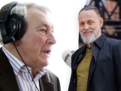 Quando Koos Postema riu ao ler sobre corridas de cavalos. Eu ri e ri também.