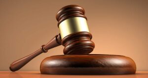 Marido preso por “proxenetismo”: sua esposa supostamente se prostituiu com 100 homens