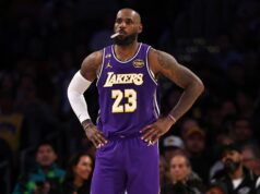 LeBron James encerra sequência de 21 anos na NBA depois de perder 18 jogos