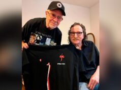 Leon Gecko visitou Charlie Garcia e mostrou-lhe o presente que ele lhe trouxe: “Coincidência e Coincidência Absoluta”