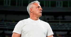 Posineri em profundidade: mudança de atitude, greve de futebol, comparação com a demissão de De Philippe e Gallardo