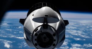 Assista à cápsula de carga SpaceX Dragon voltando para casa hoje, após uma missão histórica de impulso à ISS