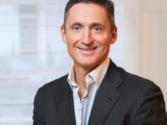 A dupla visita de Gaudenzi, tornando-se ATP 500 e trocando pó de tijolo por cimento