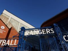 Rangers, graduado da academia de Derby, perseguição que se tornou estrela do Huddersfield, Cameron Asia