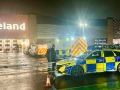 A mulher de 42 anos foi encontrada morta em seu carro no estacionamento do supermercado Islândia em Slough