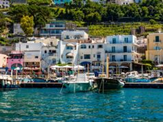 Ilha italiana introduz nova proibição estrita depois que milhares de turistas se aglomeram