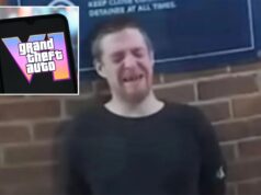 Um homem chora ao perder seu videogame Grand Theft Auto enquanto é preso por matar sua ex-namorada