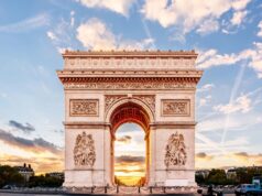 Knifeman foi baleado sob o Arco do Triunfo depois de ameaçar policiais enquanto o terror policial investigava o terror