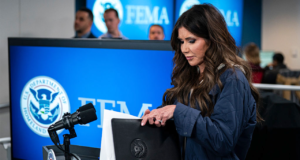 O desligamento do DHS prejudica a capacidade de resposta a desastres da FEMA, alertam especialistas