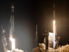 Entrega dupla: SpaceX lança satélites Starlink em órbita da Califórnia e Flórida