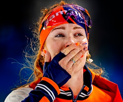 Cabelo machucado e tingido de preto: menina intimidada mostra resiliência máxima com medalha de ouro olímpica