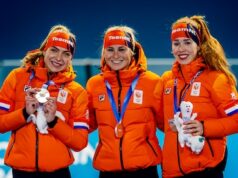 A associação de patinação desviou-se de suas próprias regras: Beune, Rijpma-de Jong e Groenewoud competiram no Campeonato Mundial All-round.