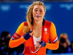 O zíper aberto de Jutta parece apenas uma coincidência: a Nike estava disposta a pagar por isso.