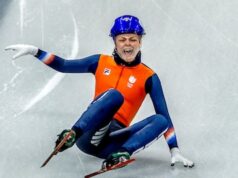 O rastreador curto perdeu dolorosamente o revezamento medley final depois que Xandra Velzeboer caiu.