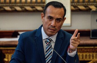 O presidente interino do Peru, José Gehry, foi demitido em meio a acusações de corrupção