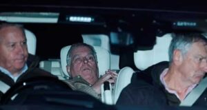 O príncipe Andrew foi “libertado sob investigação” após 11 horas sob custódia no caso Epstein.